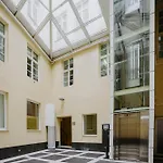 Elegant With Sauna, Town Hall Square, Old Town Tallinn