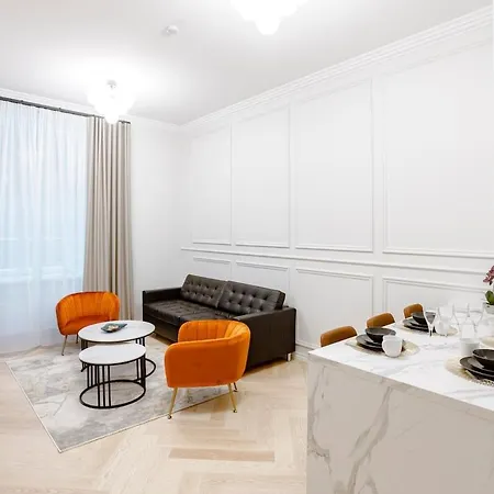 Daire Elegant With Sauna, Town Hall Square, Old Town *
