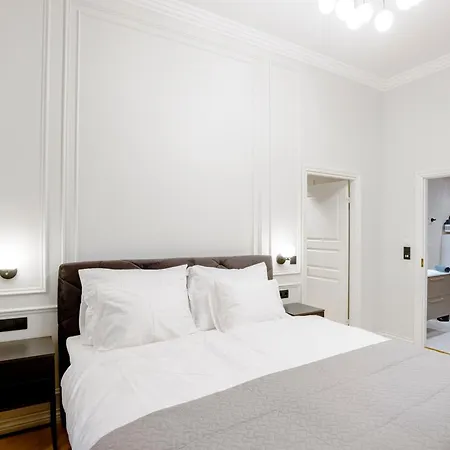 Elegant With Sauna, Town Hall Square, Old Town شقة تالين