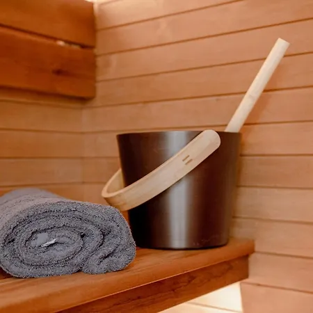 Elegant With Sauna, Town Hall Square, Old Town Daire Tallinn