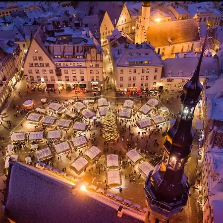 Elegant With Sauna, Town Hall Square, Old Town شقة تالين