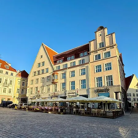 Elegant With Sauna, Town Hall Square, Old Town * Tallinn