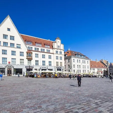 Elegant With Sauna, Town Hall Square, Old Town Tallinn