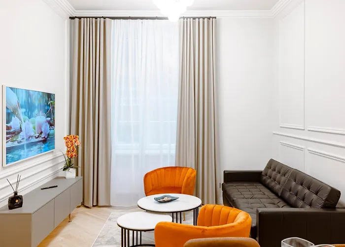 Elegant With Sauna, Town Hall Square, Old Town Apartmán *