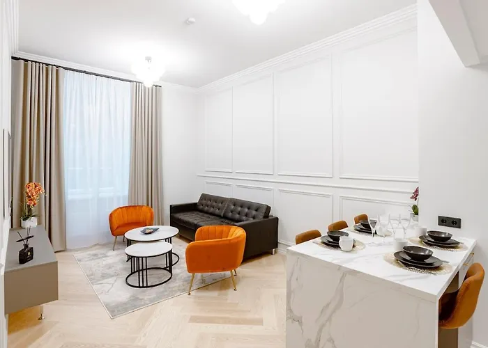 شقة Elegant With Sauna, Town Hall Square, Old Town *