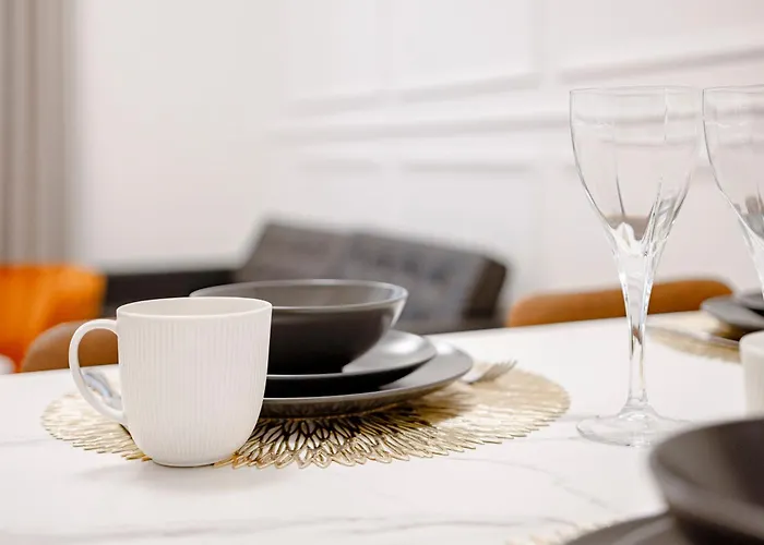 شقة Elegant With Sauna, Town Hall Square, Old Town *