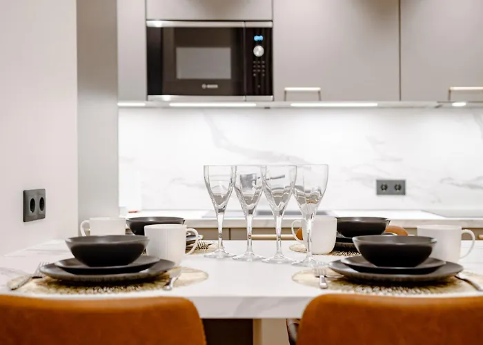 Elegant With Sauna, Town Hall Square, Old Town * تالين